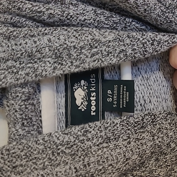 Kids Roots Hoodie size small - Picture 3 of 3